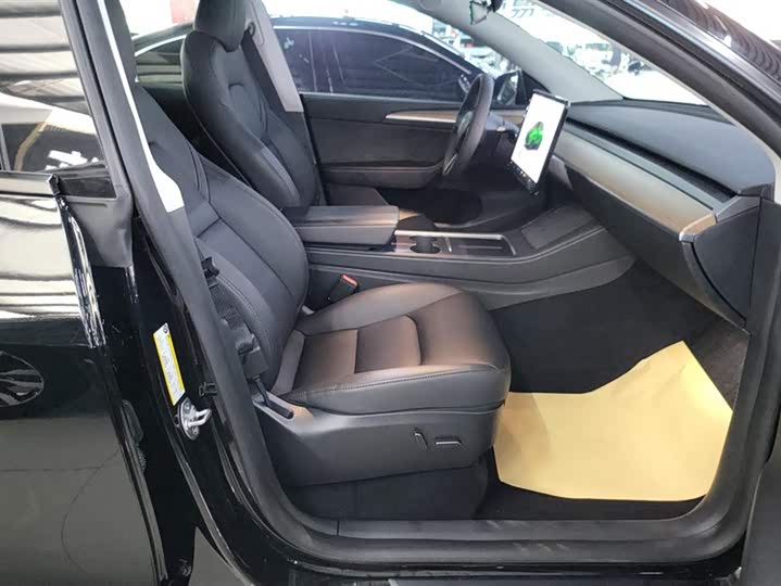 Фото 8 - Tesla Model Y