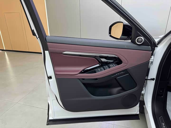 Фото 6 - Land Rover Range Rover Evoque L