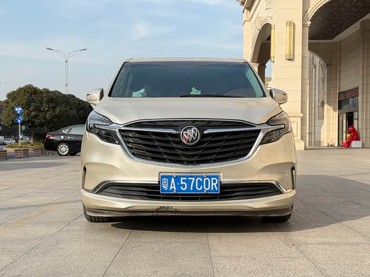 Фото 2 - Buick GL8 ES