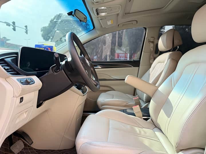 Фото 8 - Buick GL8 ES