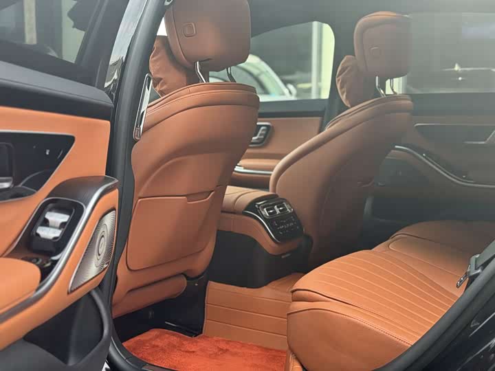 Фото 7 - Mercedes-Benz S-Class