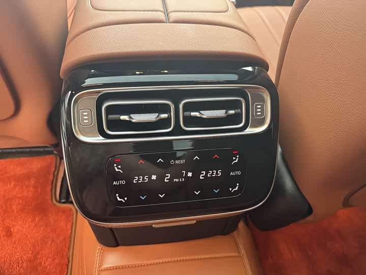 Фото 8 - Mercedes-Benz S-Class