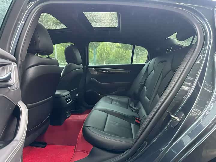 Фото 6 - Cadillac CT5