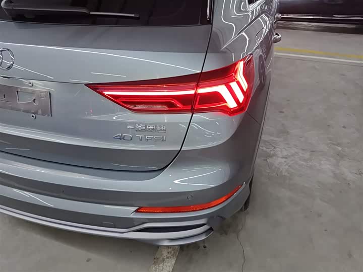 Фото 8 - Audi Q3