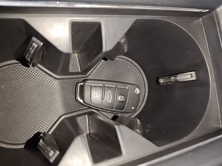 Фото 9 - Audi Q3