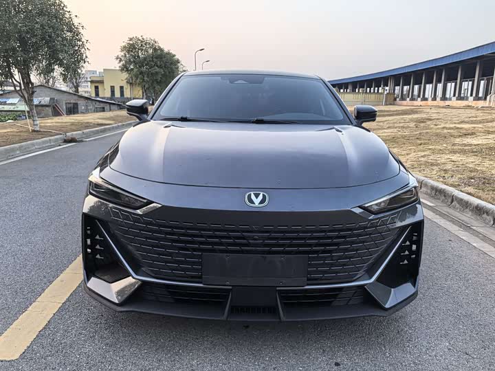 Фото 2 - Changan UNI-V