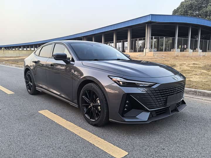 Фото 3 - Changan UNI-V