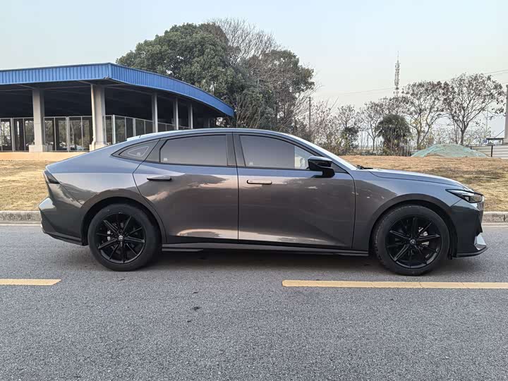 Фото 4 - Changan UNI-V