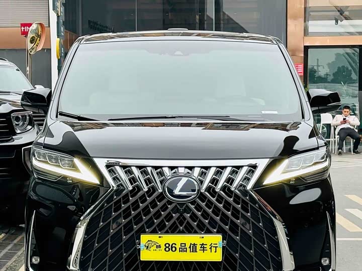 Фото 2 - Lexus LM