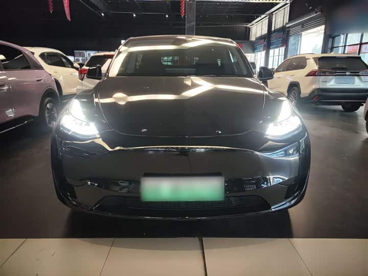 Фото 3 - Tesla Model Y