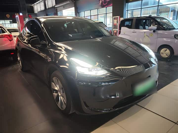 Фото 4 - Tesla Model Y