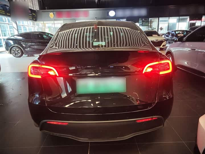 Фото 6 - Tesla Model Y