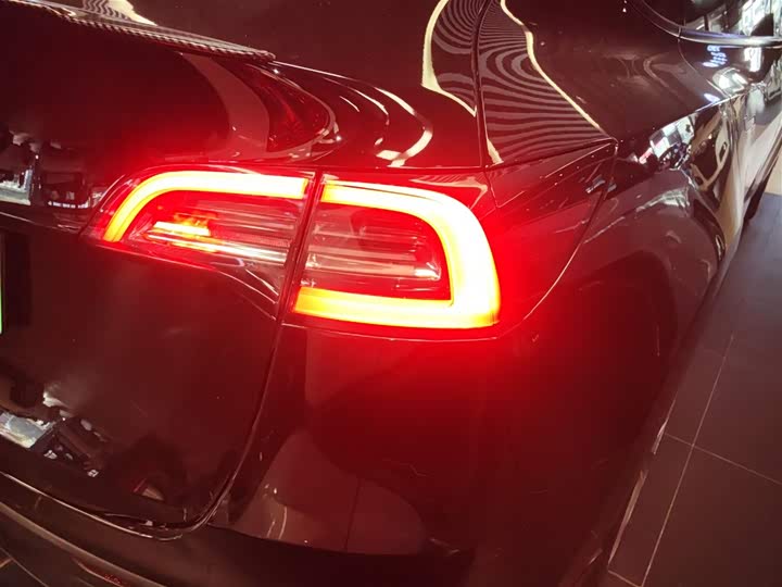 Фото 8 - Tesla Model Y