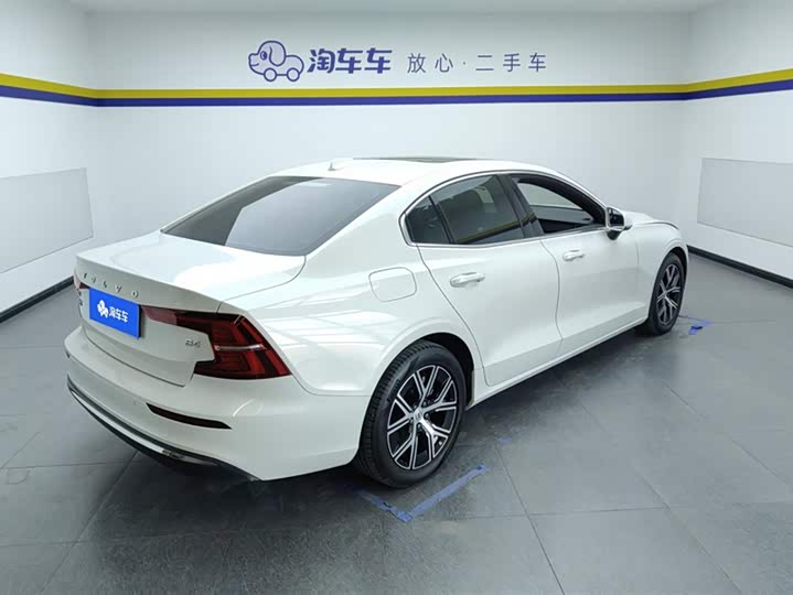 Фото 3 - Volvo S60
