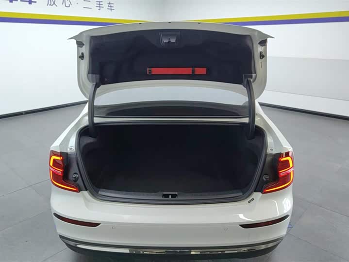 Фото 4 - Volvo S60