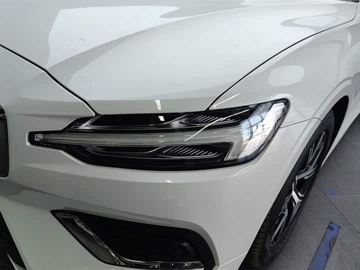 Фото 5 - Volvo S60