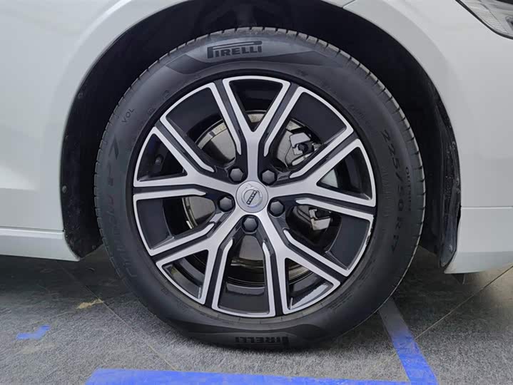 Фото 6 - Volvo S60