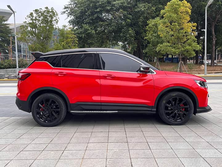 Фото 8 - Geely Coolray