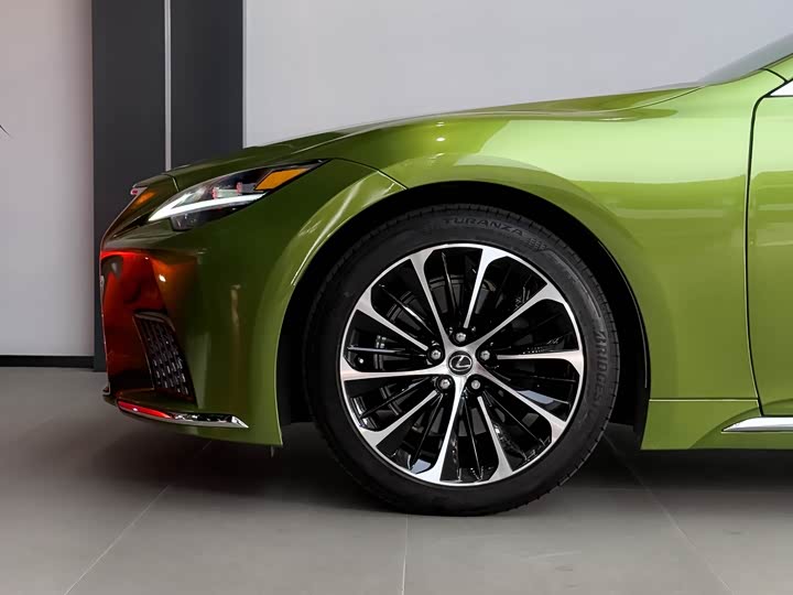 Фото 3 - Lexus LS