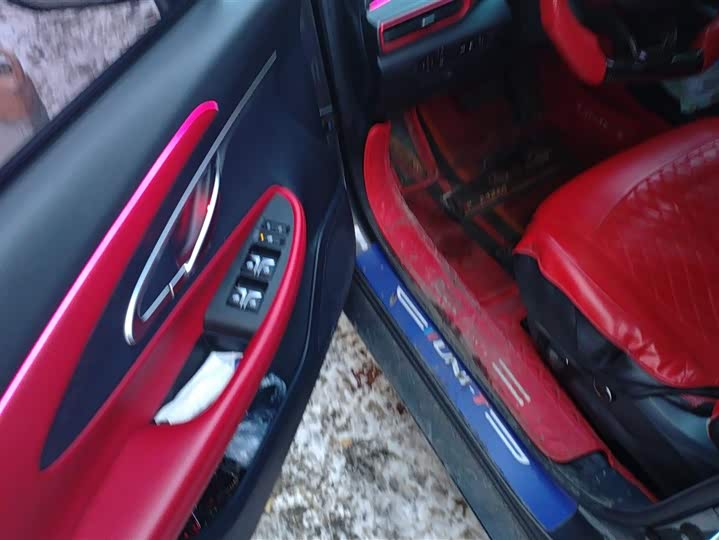 Фото 7 - Changan UNI-T