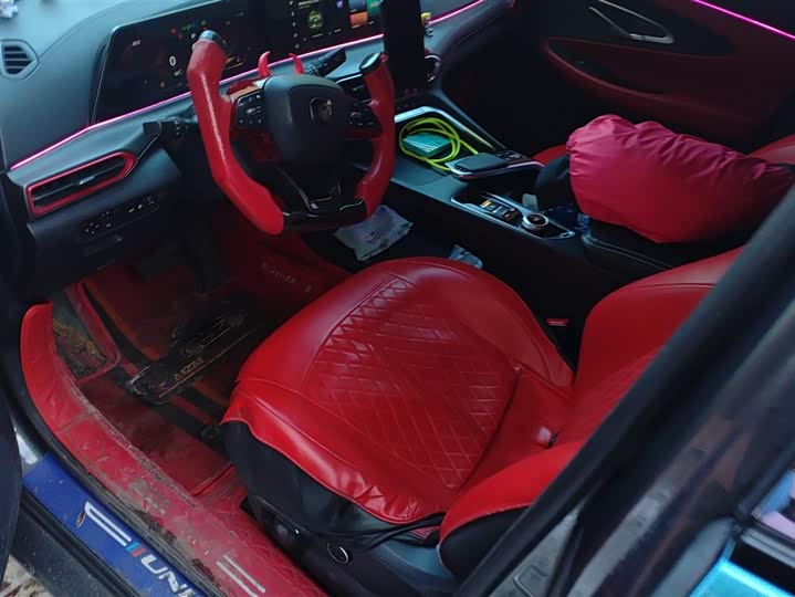 Фото 9 - Changan UNI-T