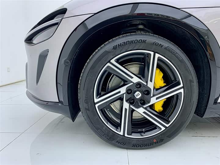 Фото 8 - Xiaomi YU7