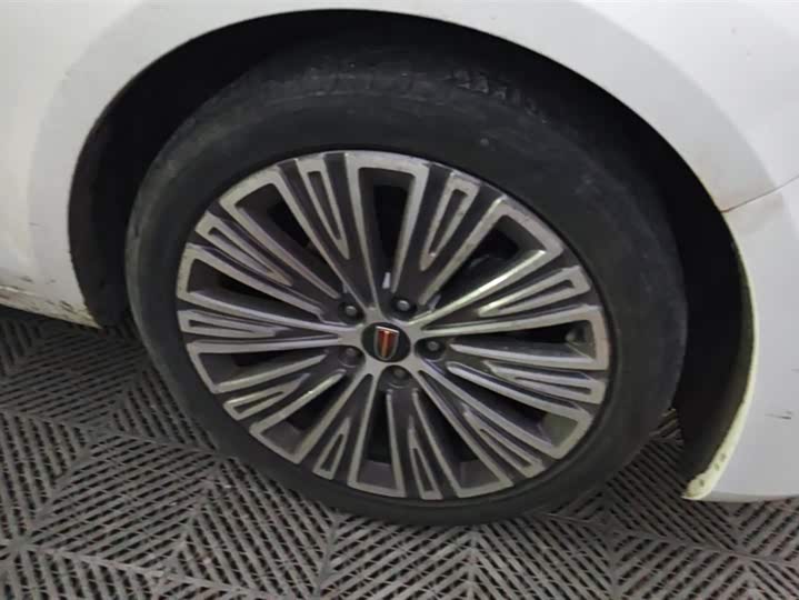 Фото 6 - Hongqi H5