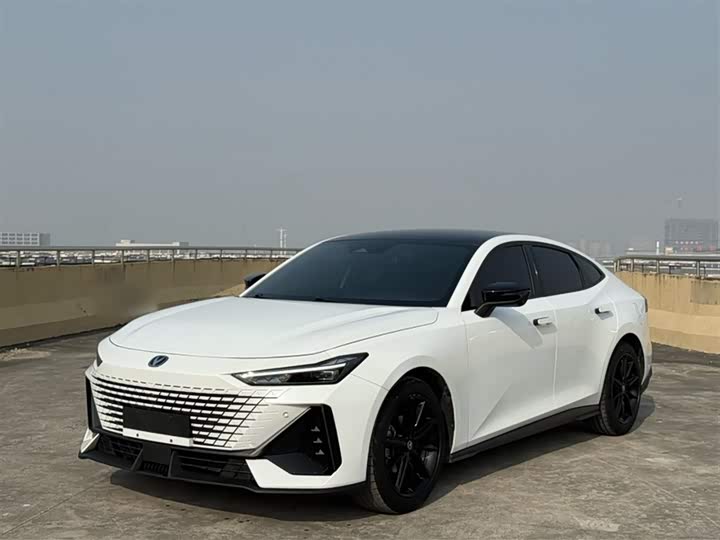 Фото 2 - Changan UNI-V