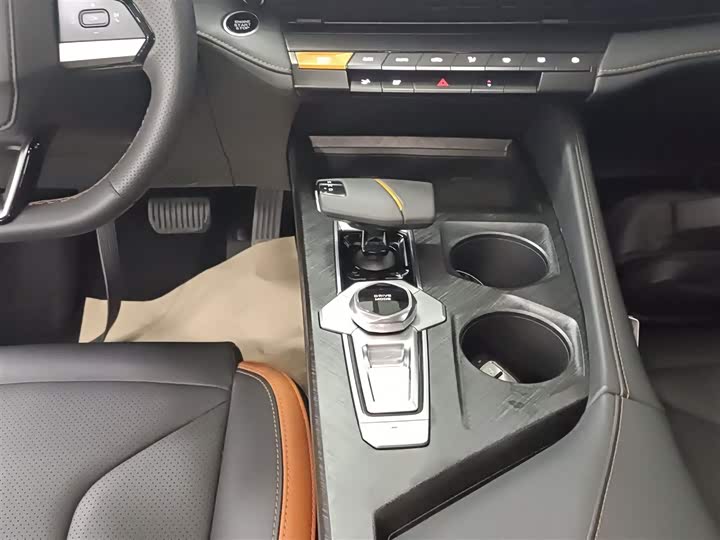 Фото 7 - Changan UNI-V