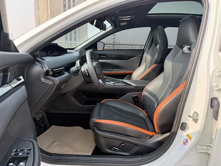 Фото 8 - Changan UNI-V