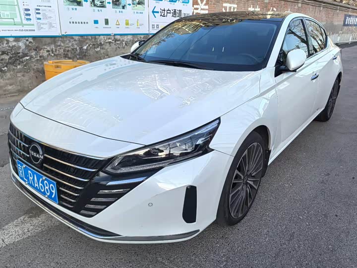 Фото 1 - Nissan Teana