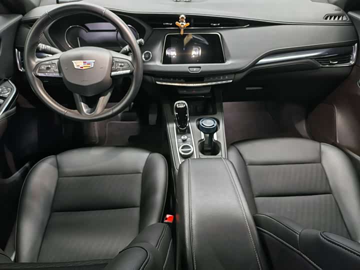 Фото 4 - Cadillac XT4