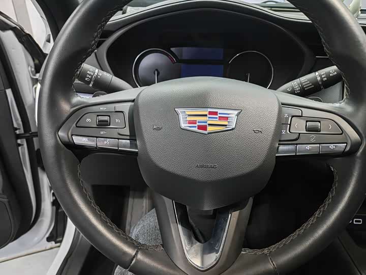 Фото 7 - Cadillac XT4