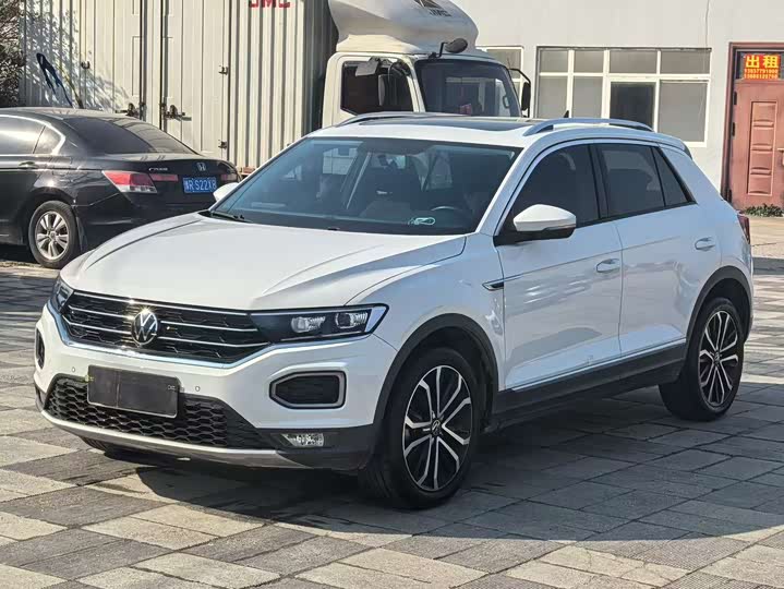 Фото 1 - Volkswagen T-Roc