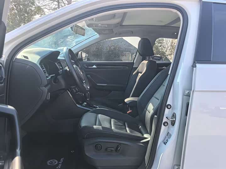 Фото 5 - Volkswagen T-Roc