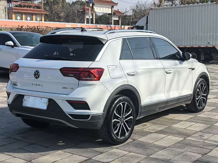 Фото 8 - Volkswagen T-Roc