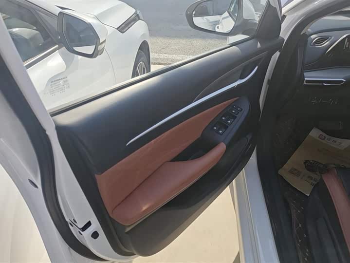 Фото 7 - Changan Eado Plus