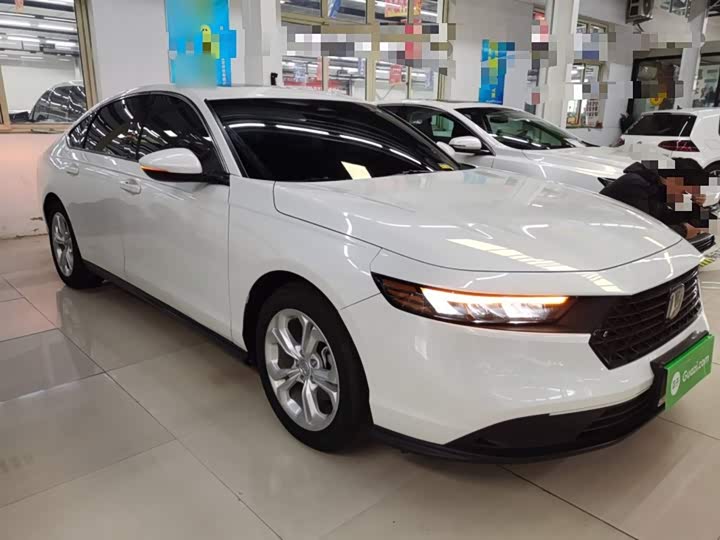 Фото 4 - Honda Accord