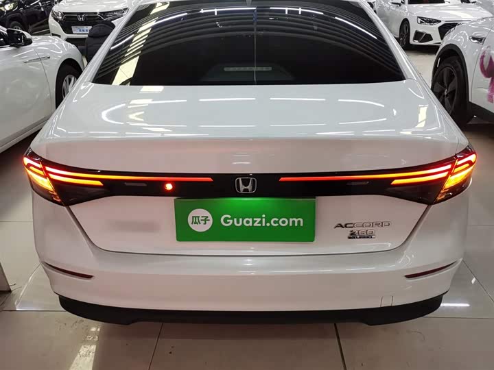 Фото 6 - Honda Accord