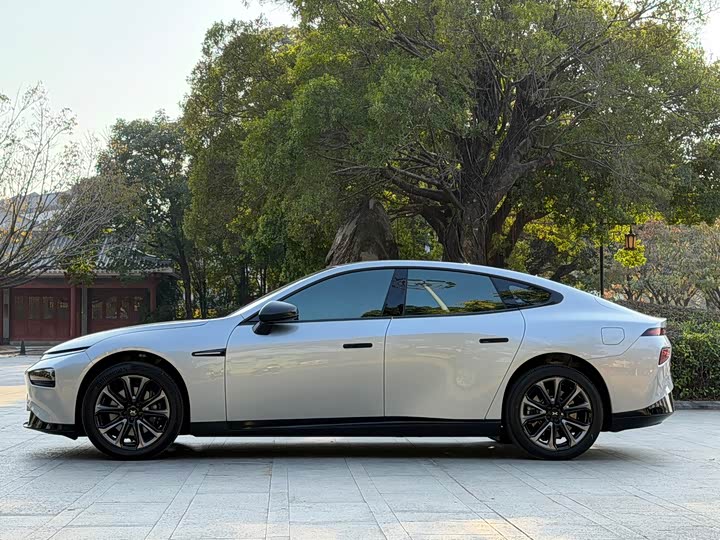 Фото 4 - XPeng P7