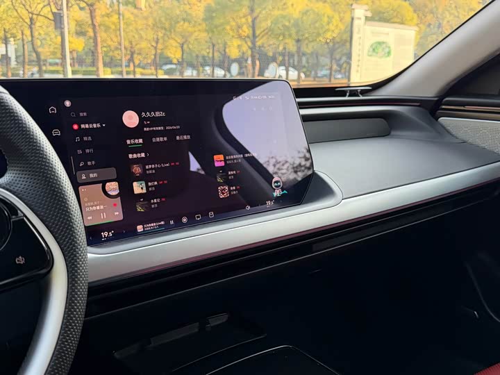 Фото 9 - XPeng P7