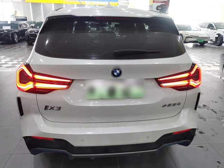 Фото 6 - BMW iX3