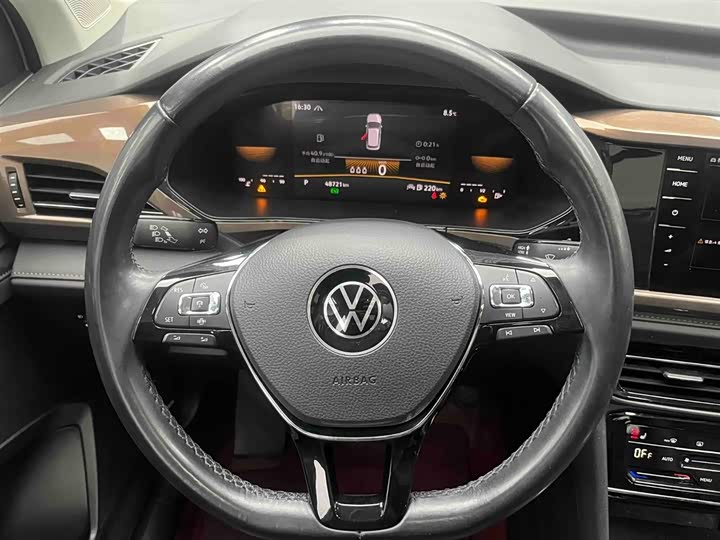 Фото 3 - Volkswagen Tharu