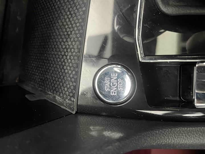 Фото 4 - Volkswagen Tharu