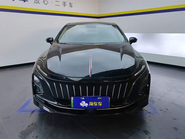 Фото 2 - Hongqi E-QM5