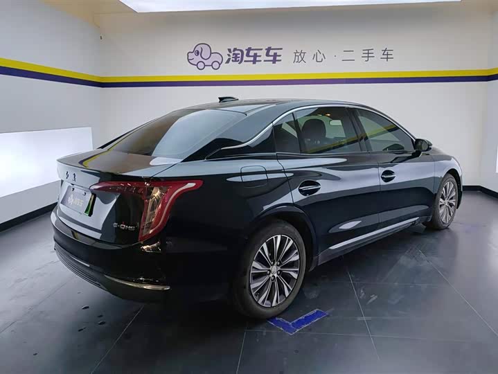 Фото 3 - Hongqi E-QM5