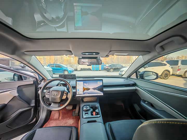 Фото 6 - Toyota bZ5