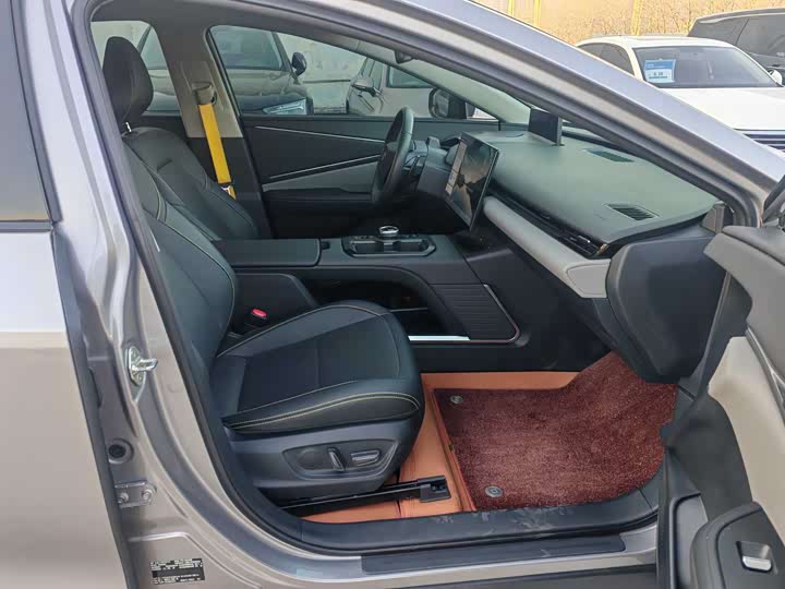 Фото 7 - Toyota bZ5