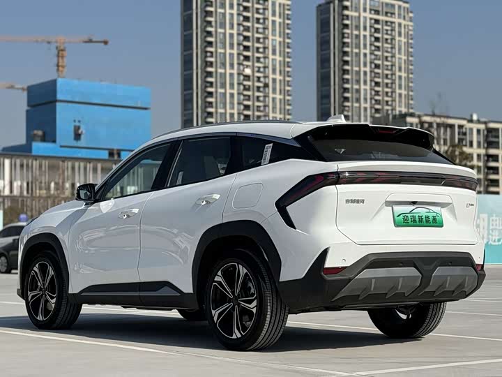 Фото 7 - Geely Galaxy L7