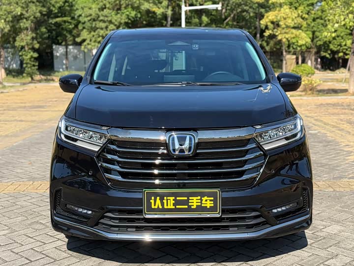 Фото 2 - Honda Odyssey